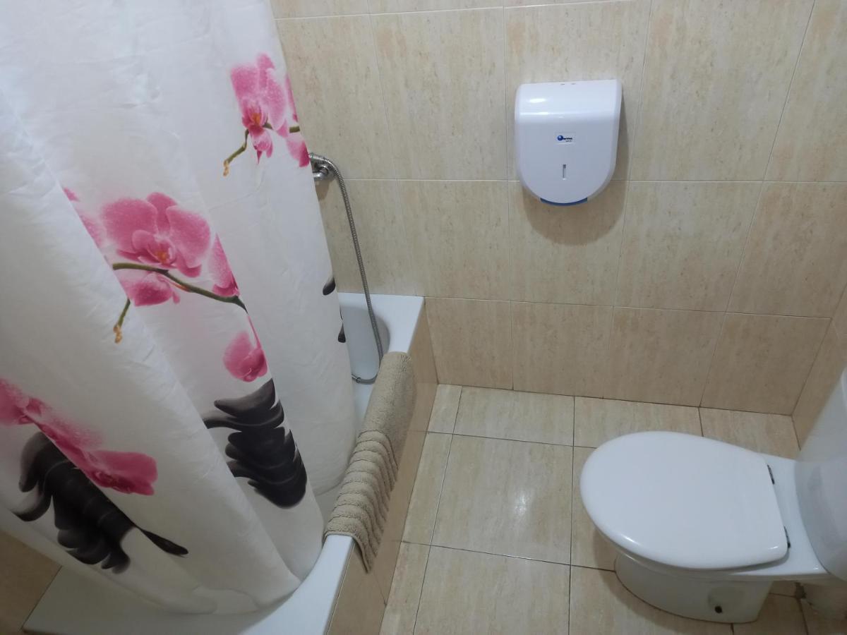 巴塞罗那 穆塔纳旅馆酒店 外观 照片